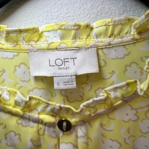 Loft Outlet Women's Sleeveless Floral Ruffle Half Button Blouse Top Yellow Small - Picture 2 of 14